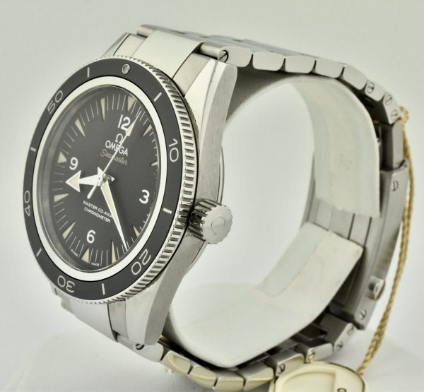 IMG 6885 2 600x555 - Omega Seamaster 300