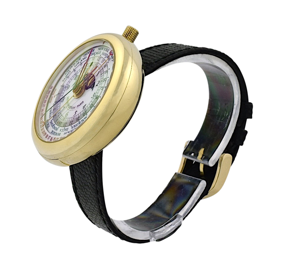 Louis Vuitton Complications 18 Karat Yellow Gold World Time Quartz Watch  2417349 at 1stDibs