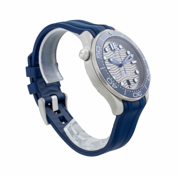 OMEGA 210.32.42.20.06.001
